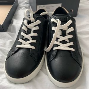 ECCO black leather tennis shoes NIB